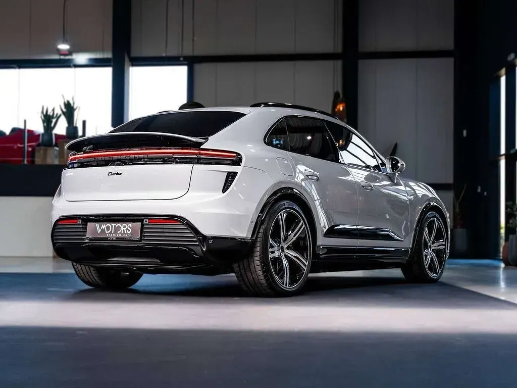 Gebraucht Porsche Macan Turbo 469 kW (639 PS) 2024 Grau SUV