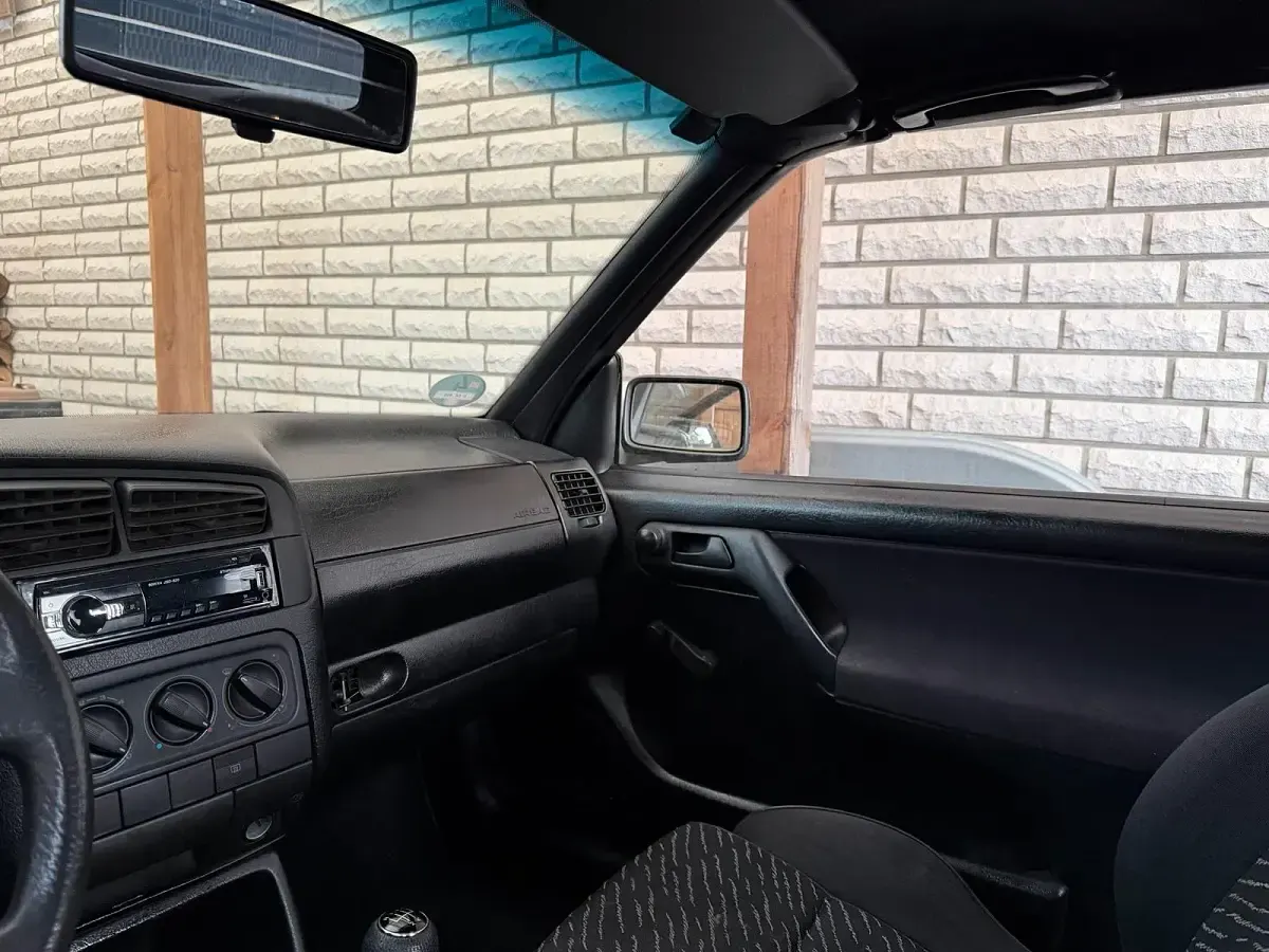 Gebraucht VW Golf Cabriolet 75 PS (55 kW) 1996 Schwarz Cabrio
