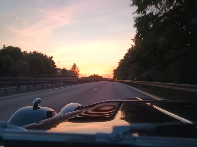 Blau Gebraucht 1989 Morgan Plus 8 Cabrio | 59.666 € - Bild 1/4