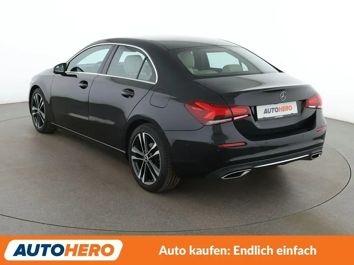 Gebraucht Mercedes A200 AMG Edition 1 150 PS (110 kW) 2020 Schwarz Limousine