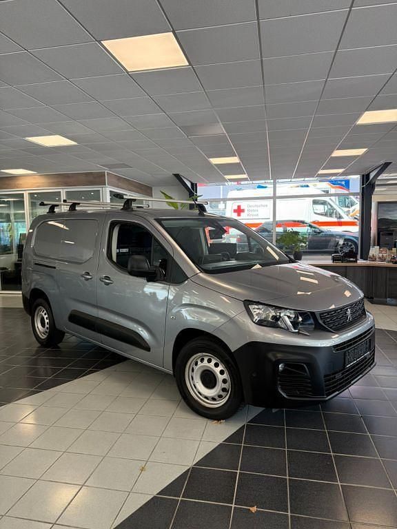 Grau Gebraucht 2019 Peugeot Partner Van / Kleinbus | 16.800 € (Fairer Preis) - Bild 1/4