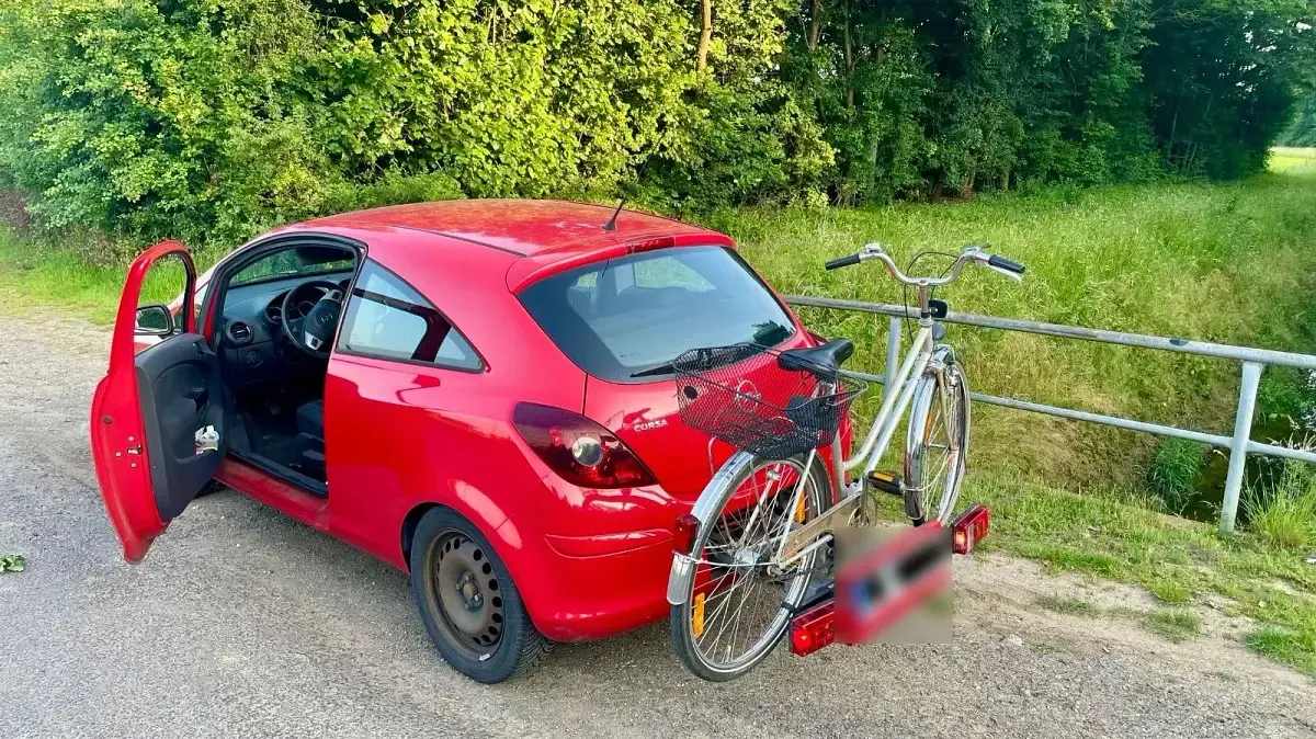 Używany Opel Corsa 90 KM (66 kW) 2008 Czerwony Hatchback