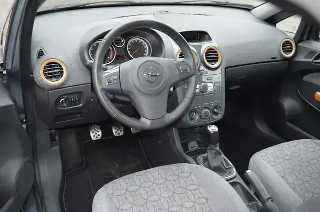 Gebraucht Opel Corsa Elegance 87 PS (63 kW) 2012 Other Kleinwagen