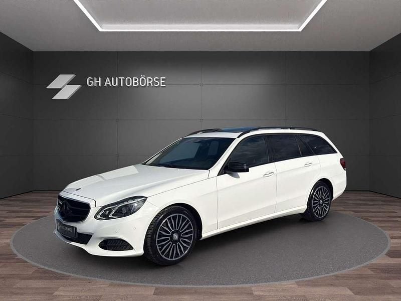 Weiß Gebraucht 2017 Mercedes E220 Kombi | 22.995 € (Fairer Preis) - Bild 1/4