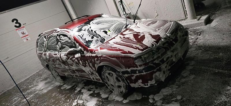 Rot Gebraucht 2025 Renault Laguna Kombi | 3.599 € - Bild 1/3