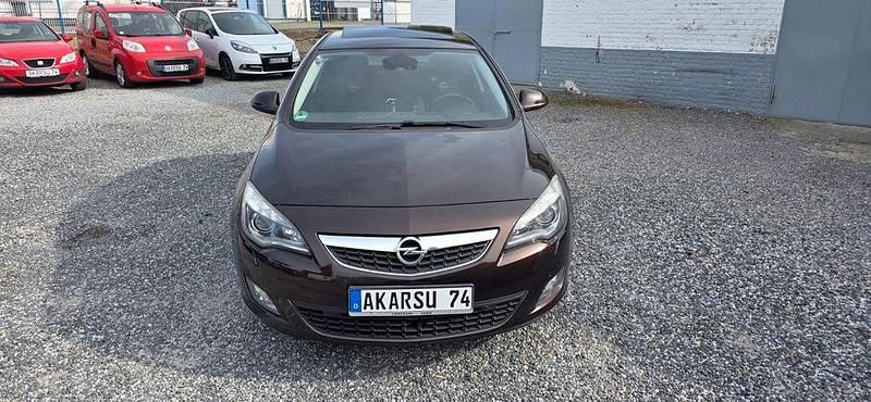 Gebraucht Opel Astra Innovation 131 PS (96 kW) 2012 Braun Limousine