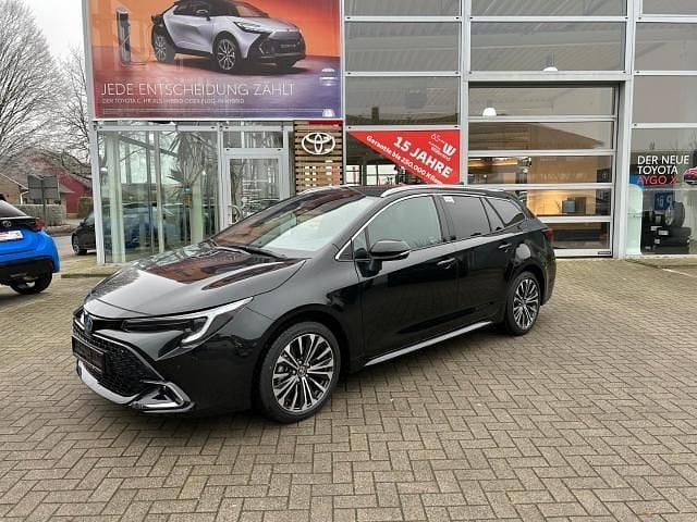 Neu Toyota Corolla Team 141 PS (103 kW) 2026 Black mica / ink Kombi