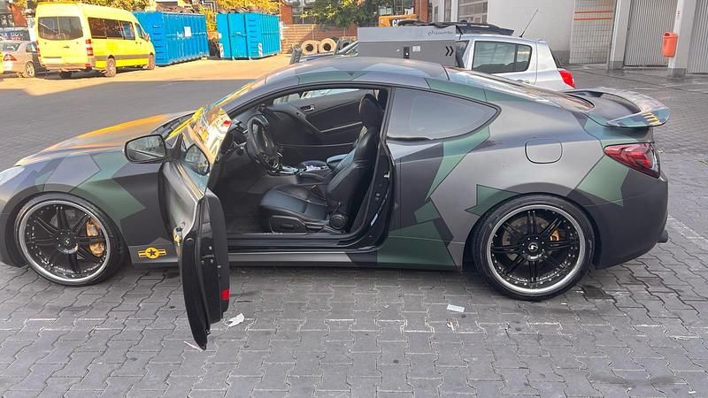 Schwarz Gebraucht 2011 Hyundai Genesis Coupé | 13.300 € (Fairer Preis) - Bild 1/4