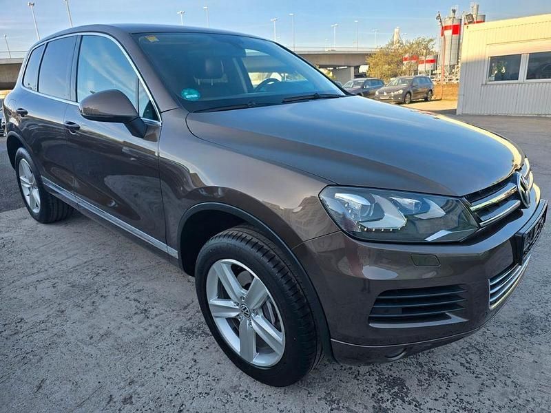 Braun Gebraucht 2011 VW Touareg SUV | 11.990 € (Teuer) - Bild 1/4
