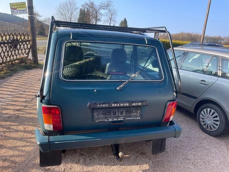 Gebraucht Lada niva 82 PS (60 kW) 2006 Grün SUV