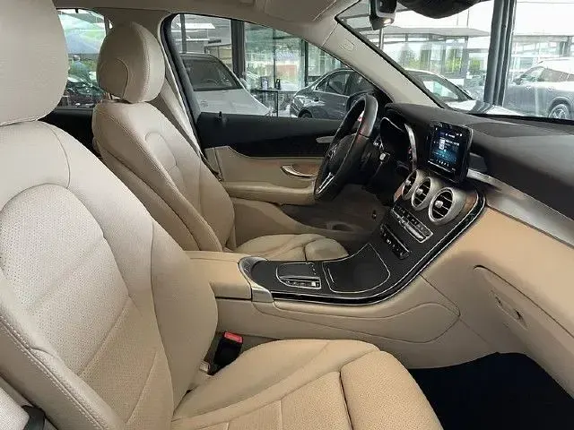 Gebraucht Mercedes GLC300e 306 PS (225 kW) 2021 SUV