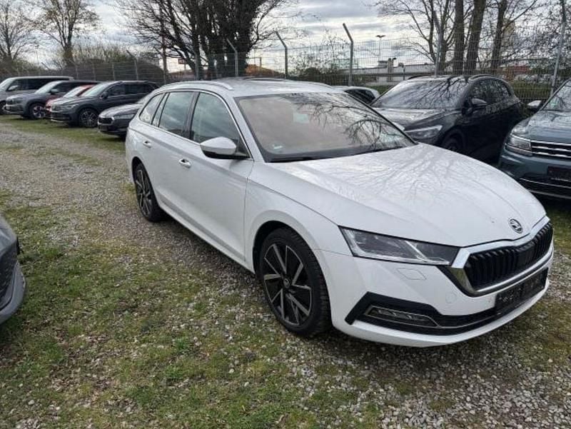 Gebraucht Skoda Octavia First Edition 150 PS (110 kW) 2021 Weiß Kombi