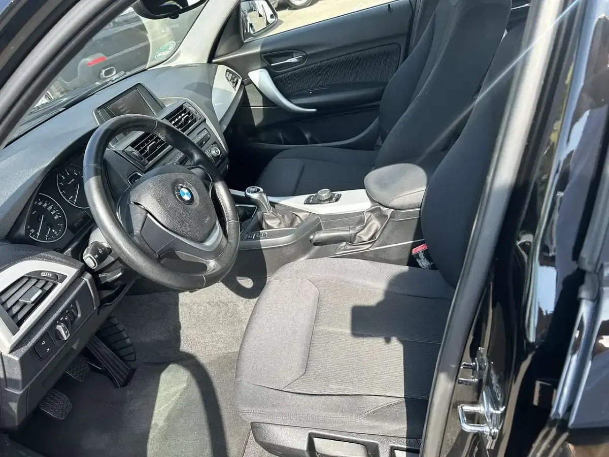 Gebraucht BMW 116 136 PS (100 kW) 2012 Schwarz Kleinwagen
