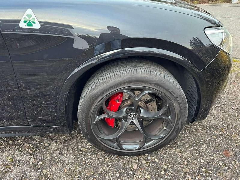 Gebraucht Alfa Romeo Stelvio Quadrifoglio 510 PS (375 kW) 2021 Nero vulcano, metallic SUV