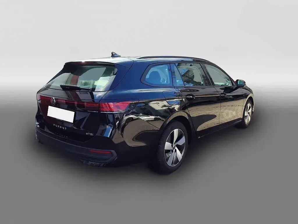 Usata VW Passat 150 CV (110 kW) 2025 Nero Station wagon