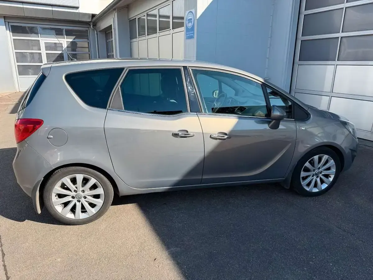 Gebraucht Opel Meriva Innovation 120 PS (88 kW) 2013 Grau Van / Kleinbus
