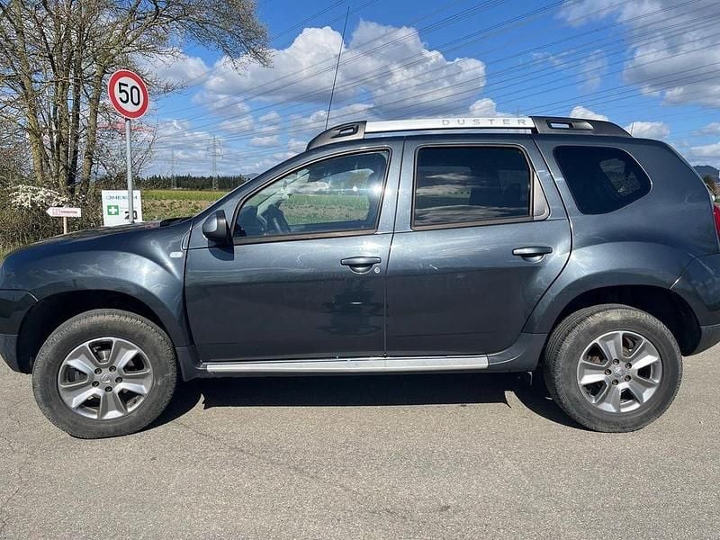 Gebraucht Dacia Duster Lauréate 114 PS (83 kW) 2017 Grau SUV