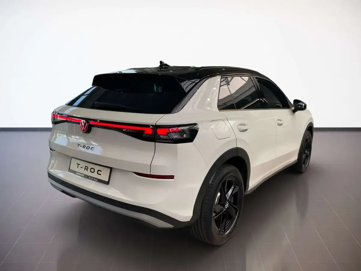 Neu VW T-Roc Style 116 PS (85 kW) 2025 Pure white uni / schwarz uni SUV