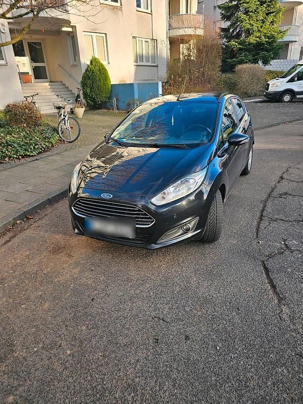 Gebraucht Ford Fiesta Titanium 101 PS (74 kW) 2014 Schwarz Kleinwagen