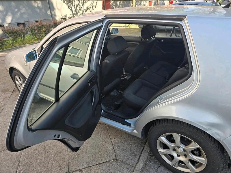 Gebraucht VW Golf IV 75 PS (55 kW) 2001 Silber Kleinwagen