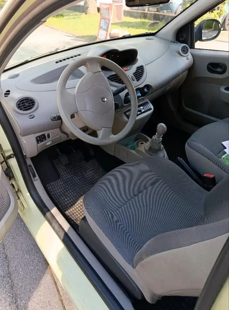 Gebraucht Renault Twingo 58 PS (42 kW) 2009 Grün Kleinwagen