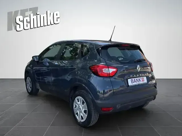 Używany Renault Captur Life 99 KM (72 kW) 2015 Szary SUV