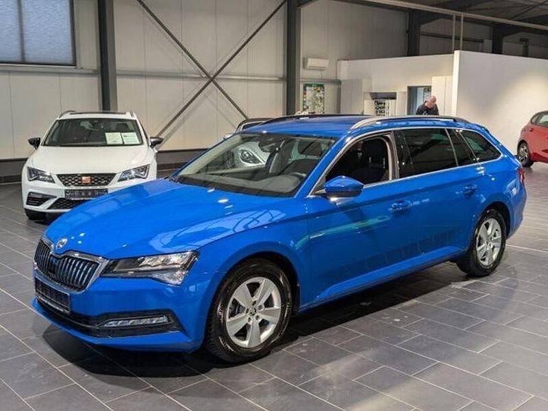 Blau Gebraucht 2022 Skoda Superb Ambition Kombi | 24.900 € (Guter Preis) - Bild 1/4