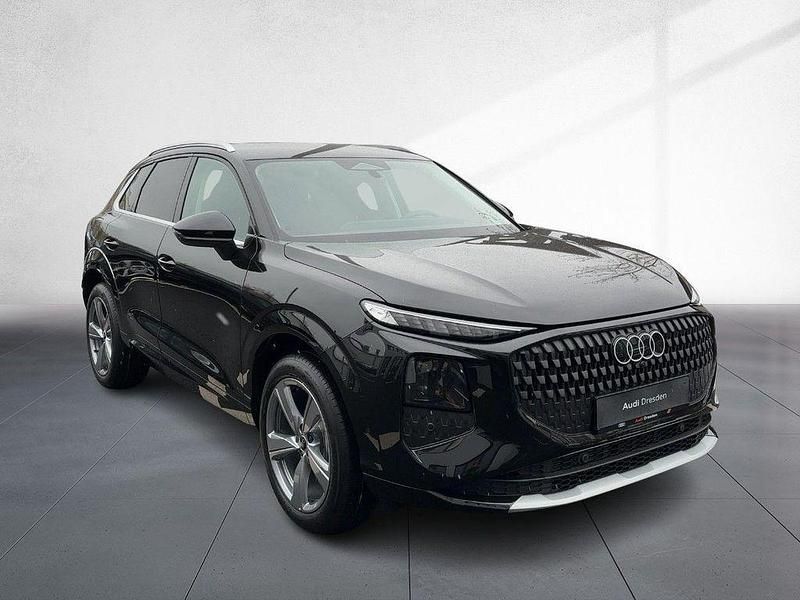 Neu Audi Q3 Sport 150 PS (110 kW) 2025 Mythosschwarz metallic SUV