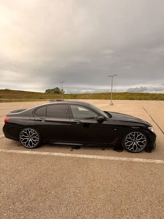 Gebraucht BMW 740 Performance 326 PS (239 kW) 2018 Schwarz Limousine