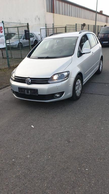 Silber Gebraucht 2009 VW Golf Plus Cross Comfortline Van / Kleinbus | 4.950 € (Fairer Preis) - Bild 1/4