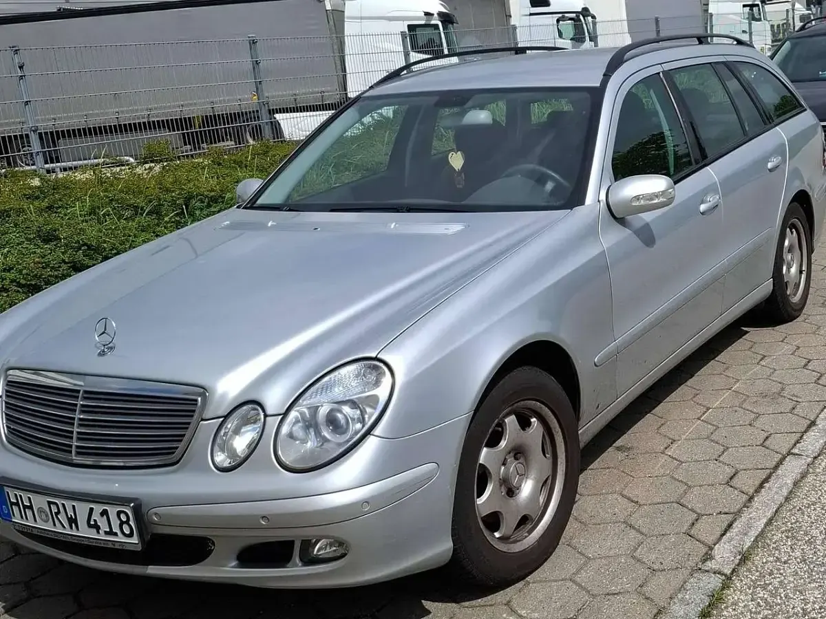 Gebraucht Mercedes E220 Classic 150 PS (110 kW) 2006 Grau Kombi