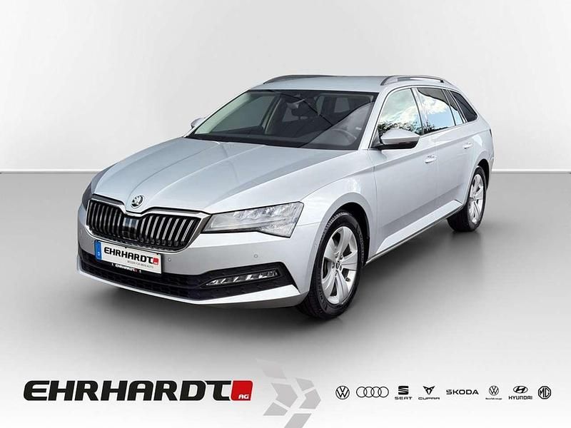 Brilliantsilber metallic Gebraucht 2022 Skoda Superb Ambition Kombi | 29.950 € (Fairer Preis) - Bild 1/3
