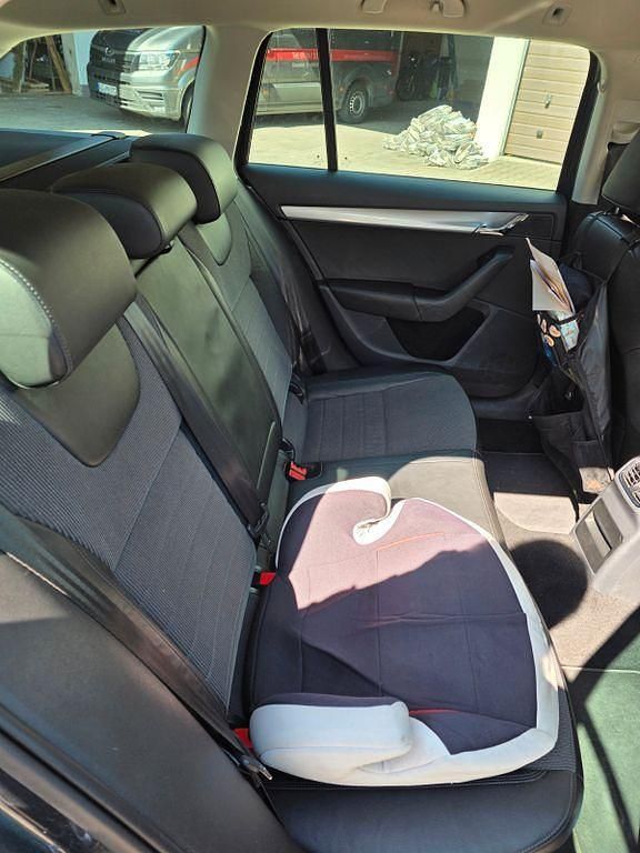 Gebraucht Skoda Octavia Ambition 150 PS (110 kW) 2016 Grau Kleinwagen