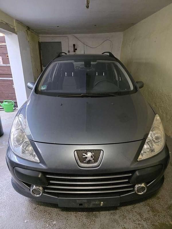 Grau Gebraucht 2007 Peugeot 307 Tendance Kombi | 1.300 € (Guter Preis) - Bild 1/4