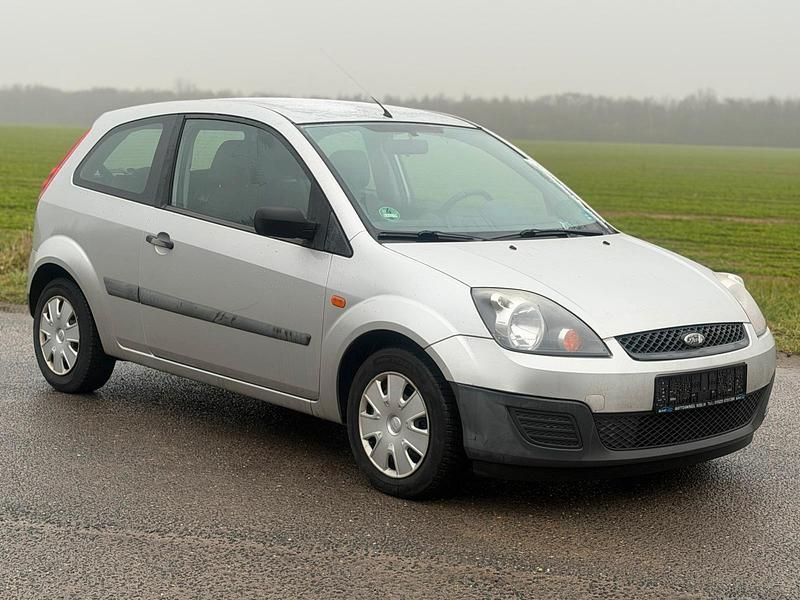 Silber Gebraucht 2006 Ford Fiesta Kleinwagen | 400 € (Superpreis) - Bild 1/4