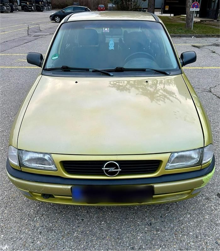 Gebraucht Opel Astra 101 PS (74 kW) 1998 Gelb Kombi