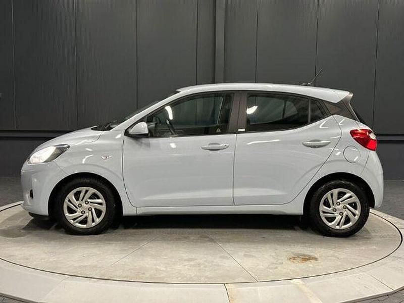 Gebraucht Hyundai i10 Select 67 PS (49 kW) 2020 Grau Kleinwagen