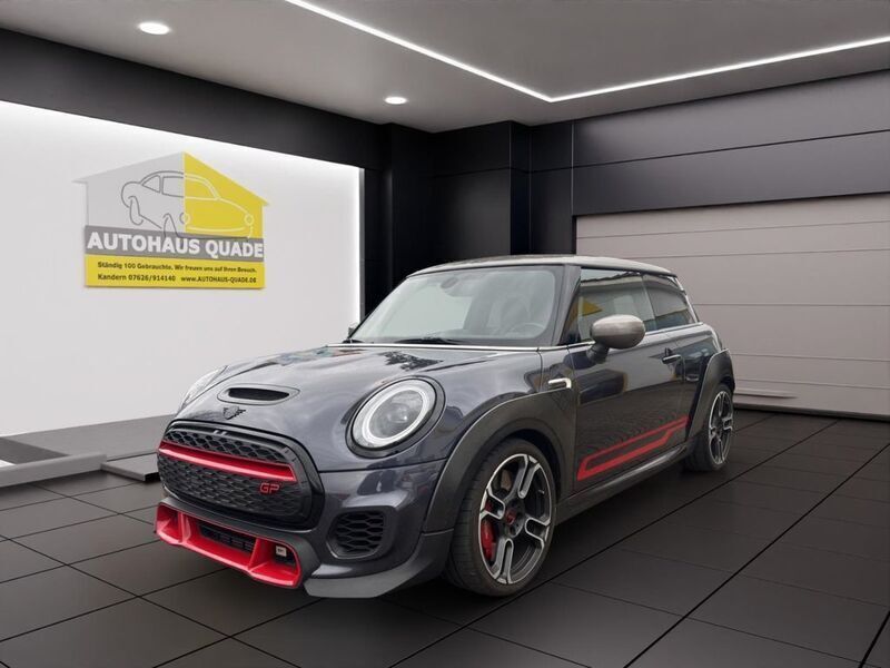 Grau Gebraucht 2020 Mini John Cooper Works Kleinwagen | 41.999 € (Teuer) - Bild 1/4