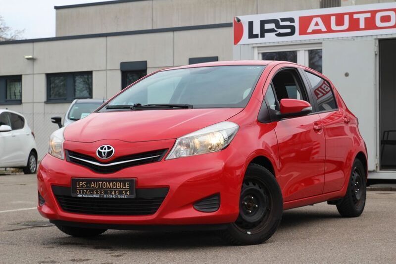 Rot Gebraucht 2011 Toyota Yaris Life Kleinwagen | 4.400 € (Fairer Preis) - Bild 1/4