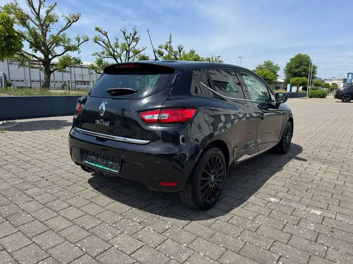 Gebraucht Renault Clio Initiale Paris 120 PS (88 kW) 2016 Sternenschwarz Kleinwagen