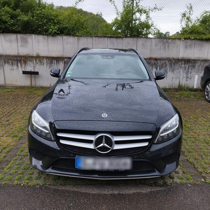 Schwarz Gebraucht 2020 Mercedes C220 Kombi | 16.000 € (Fairer Preis) - Bild 1/4