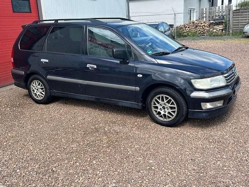 Blau Gebraucht 2004 Mitsubishi Space Wagon Motion Van / Kleinbus | 1.250 € - Bild 1/4