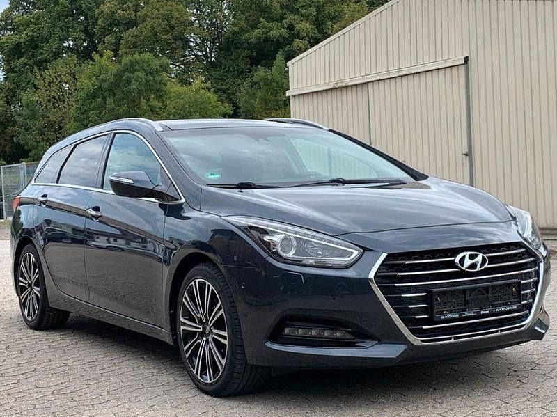 Blau Gebraucht 2016 Hyundai i40 Premium Kombi | 10.990 € (Guter Preis) - Bild 1/4