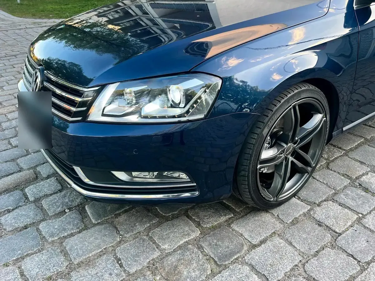Gebraucht VW Passat 140 PS (102 kW) 2012 Blau Kombi
