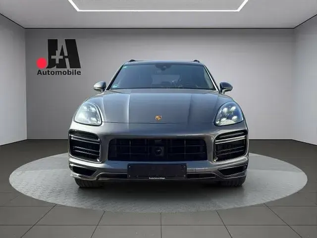 Gebraucht Porsche Cayenne Turbo S E-Hybrid 549 PS (403 kW) 2019 SUV