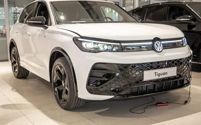 Neu VW Tiguan R-line 204 PS (150 kW) 2026 Weiß SUV