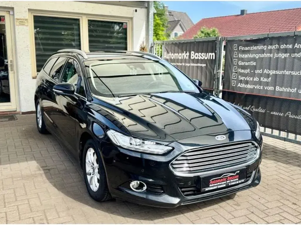 Gebraucht Ford Mondeo Titanium 160 PS (117 kW) 2015 Schwarz (metallic) Kombi