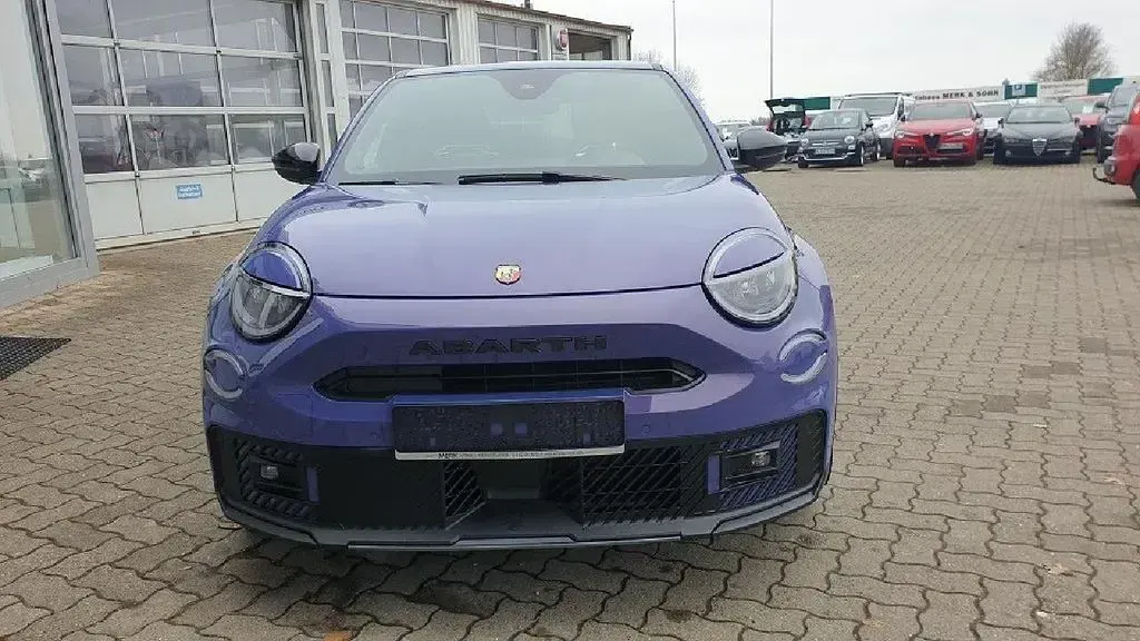 Neu Abarth 600e Scorpionissima 206 kW (281 PS) 2026 Violett SUV