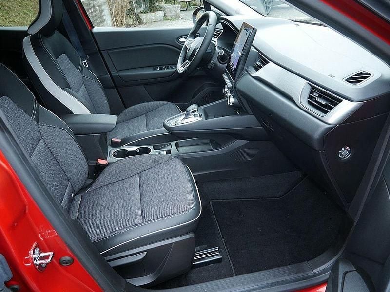 Gebraucht Renault Captur Intens 158 PS (116 kW) 2022 Dezirrot SUV