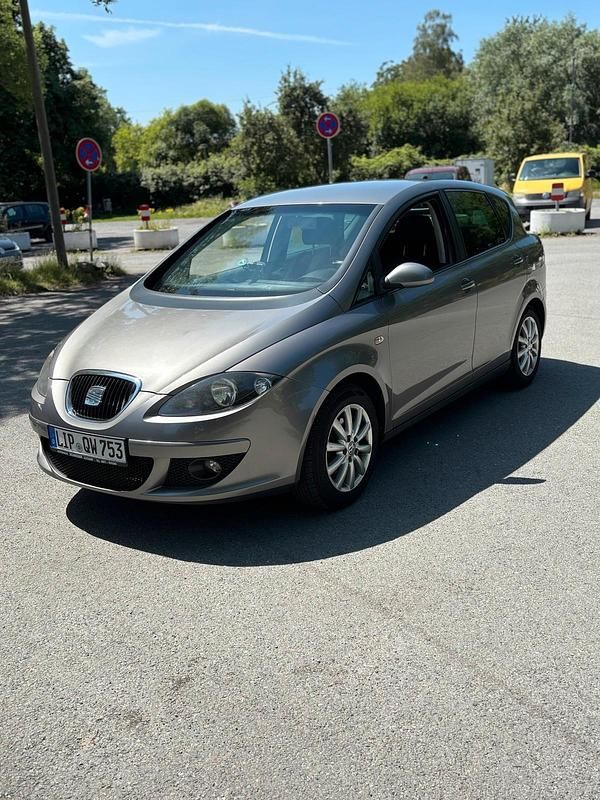 Grau Gebraucht 2006 Seat Toledo Limousine | 1.999 € (Fairer Preis) - Bild 1/4